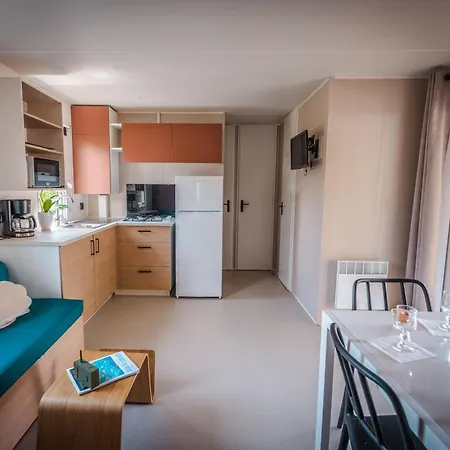 Campsite Le Roucan West 3*