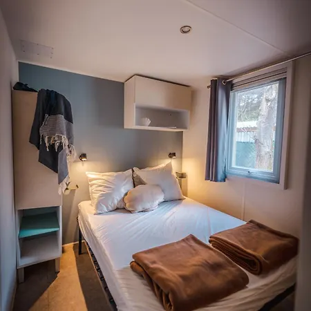 Le Roucan West Campsite Vias