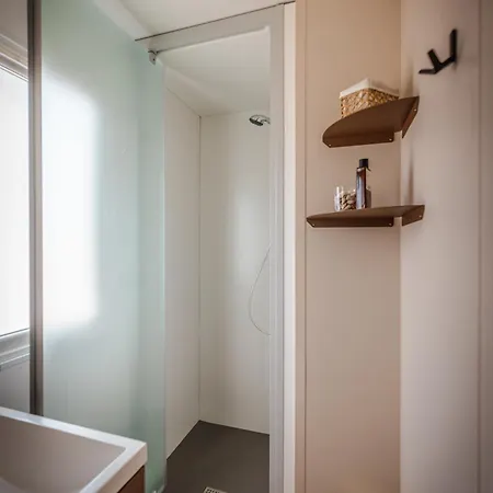 Le Roucan West 3* Vias