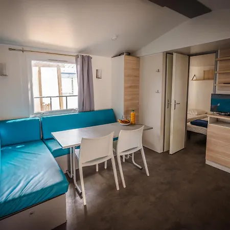 Le Roucan West 3*