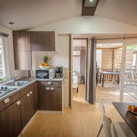 Kemping Le Roucan West 3*