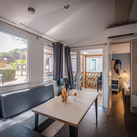 Kemping Le Roucan West 3*