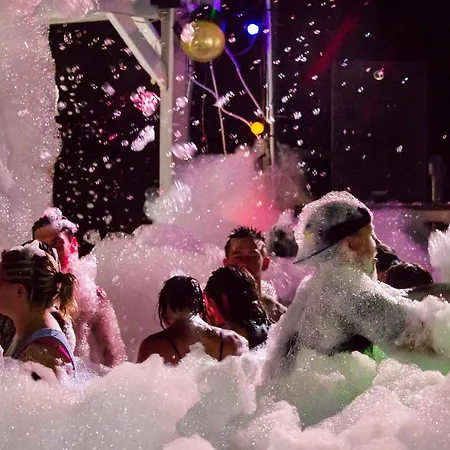 Le Roucan West Parque de Campismo