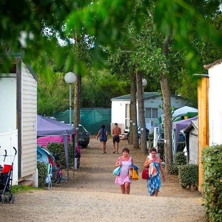 Le Roucan West Parque de Campismo 3*