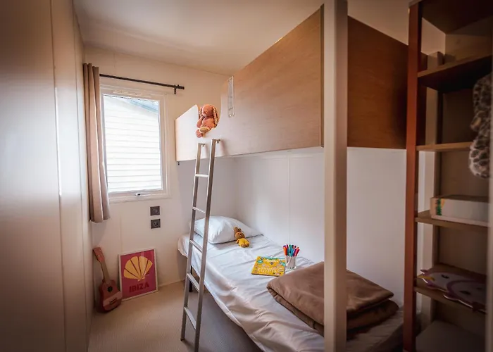 Le Roucan West 비아스