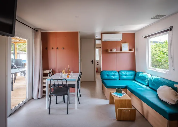 캠프장 Le Roucan West 3*