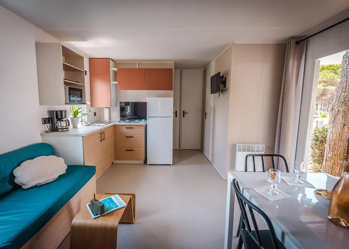 캠프장 Le Roucan West 3*